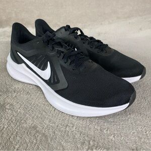 Nike Downshifter 10 Men's Running Shoes Size 11 Black White Sneakers NEW